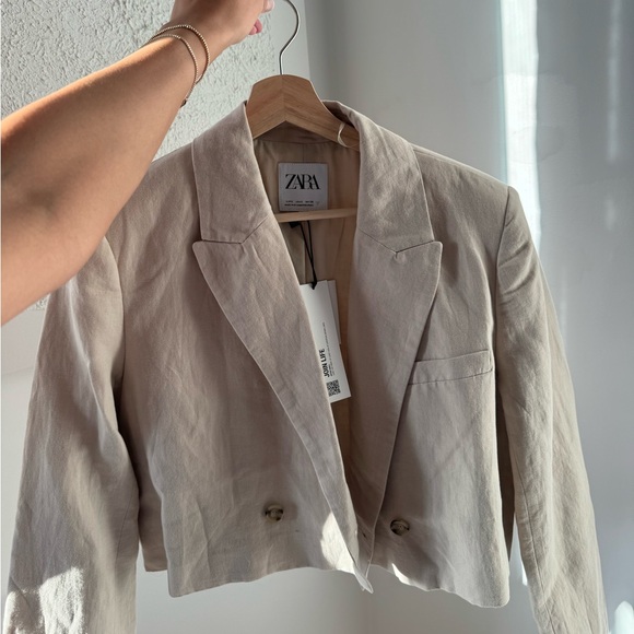 Zara Cropped Linen Blazer - Picture 3 of 3